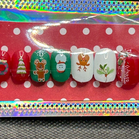 Mommy and Me Press-on Nails Trad Christmas - Picture 12 of 12